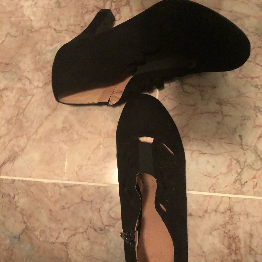 Black side zipper heels